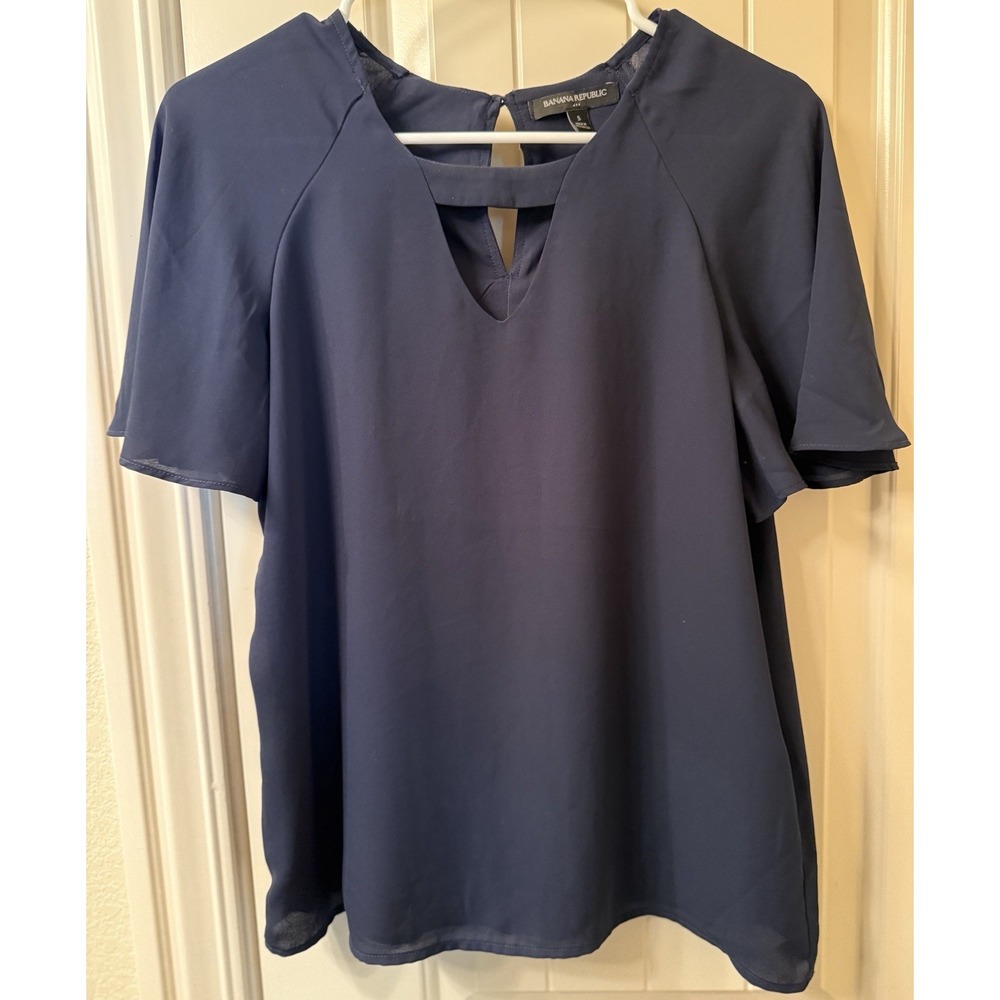 Banana Republic Navy Blue V-Neck Cutout Blouse Womens Small Short Sleeve Silky